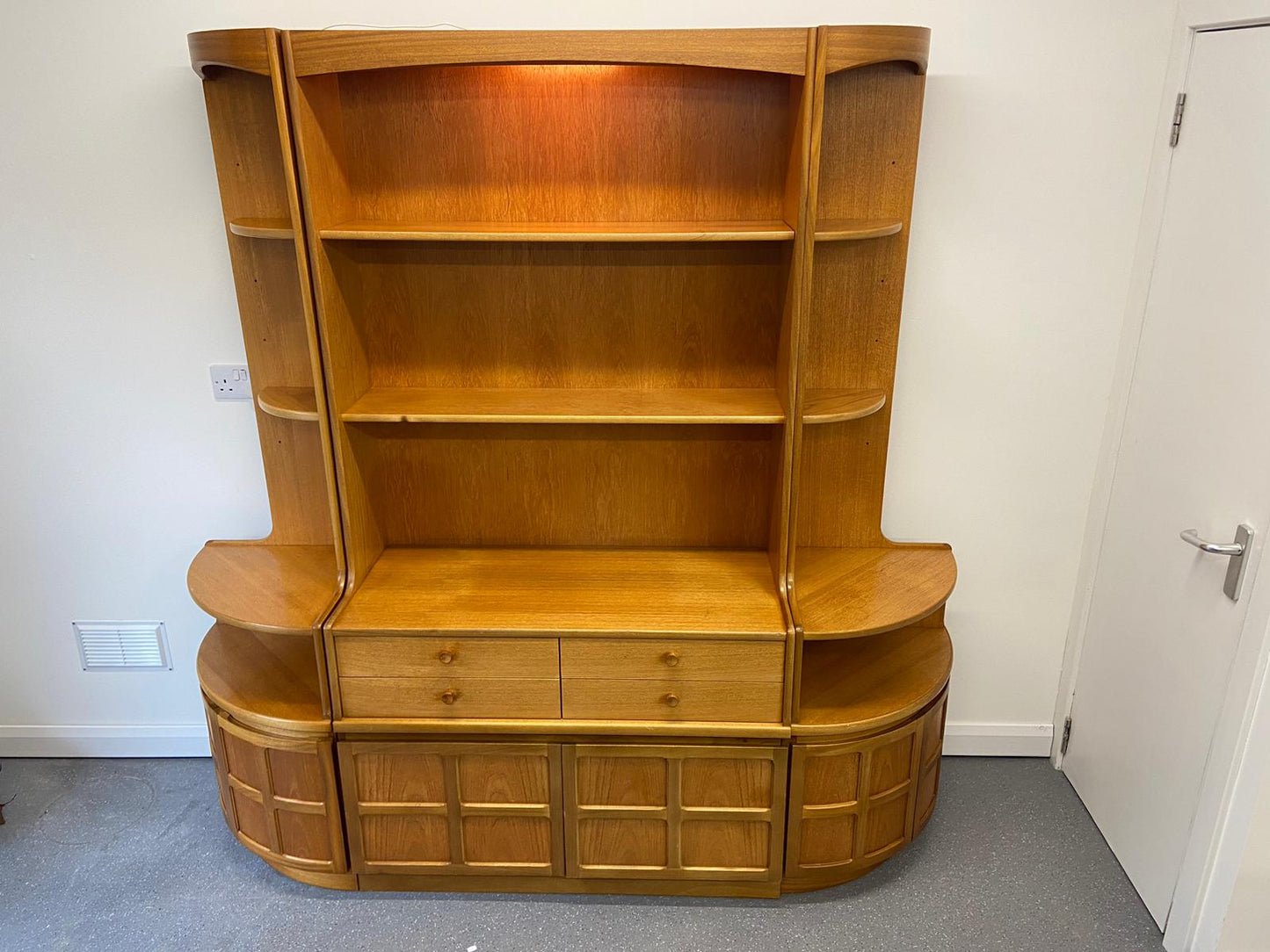 Nathan vintage Display/Bookcase